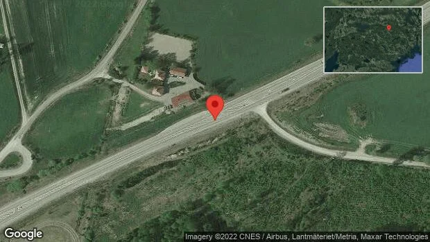 Fallna träd skapar problem i trafiken på väg 55