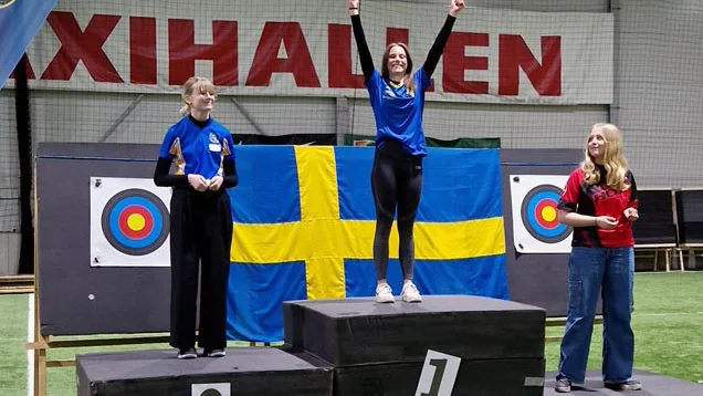 Elvira Eriksson jublar.