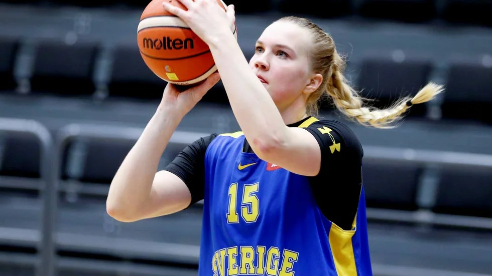 Nervös. Nyström tyckte att det var lite pirrigt att träna med landslagsstjärnorna till en början.
