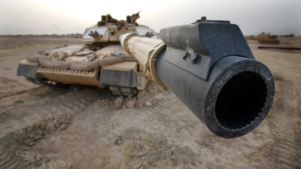 Stridsvagnarna är av typen Challenger 2. Arkivbild.