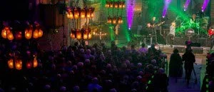 Lady Gagas musik ska få Domkyrkans tak att lyfta
