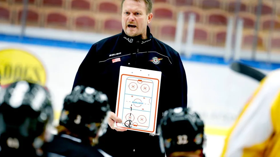 Mer hjärta, mindre smärta. Luleå Hockeys spelsystem var en god tanke – men nu tycker NSDs sportkrönikör Pelle Johansson att det är dags för Joakim Fagervall och Luleå Hockey att sluta tänka.