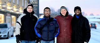 Han tog in flyktingarna i värmen