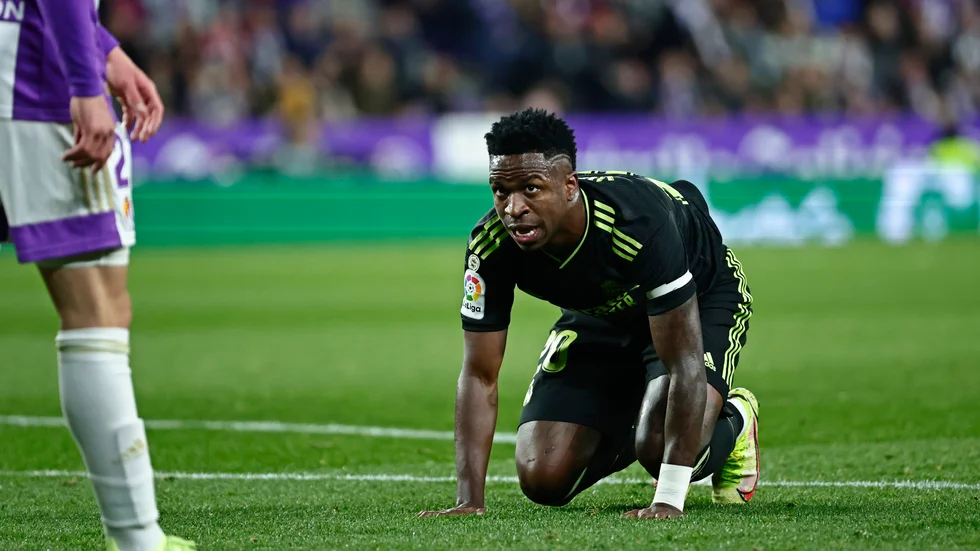 Real Madrid-stjärnan Vinícius Júnior kritiserar La Liga för att inte göra något åt rasism.