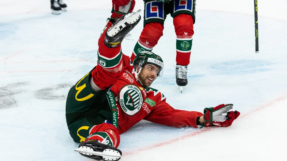 Anders Grönlund satte kvitteringen till 1–1 för sitt Frölunda. Direkt efter tappade han balansen och bjöd på den här härliga målgesten. 