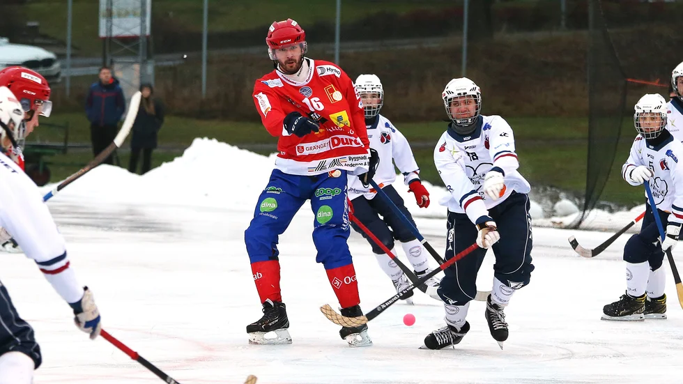 Simon Karlsson har varit en bidragande orsak till Faiks starka säsong som nu lett till kvalspel. 