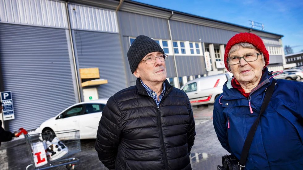 Lars och Birgitta Palo är oroade över att matpriserna har stigit kraftigt under 2023.
