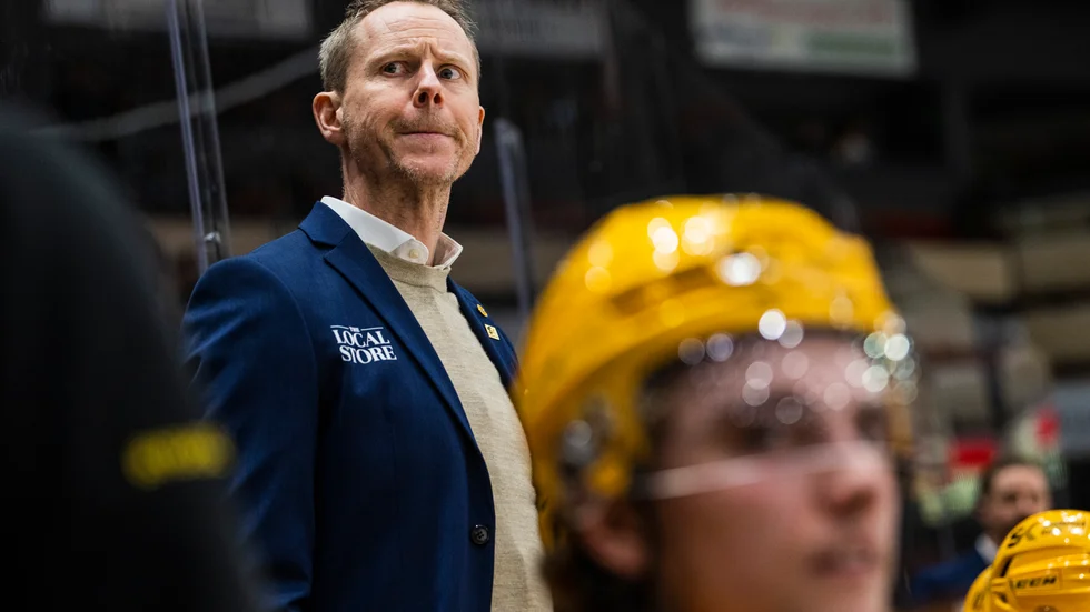 Efter tre raka SHL-segrar föll Skellefteå AIK och Robert Ohlsson efter straffar mot Brynäs på bortaplan, detta trots att AIK två gånger om i matchen haft ledningen.