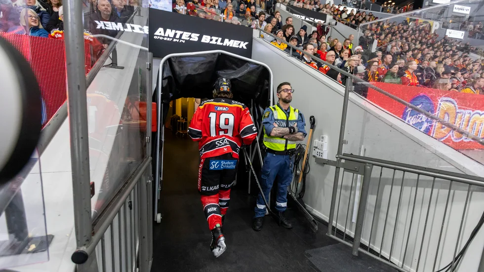 "Kroppen är lite överansträngd, jag hade inte spelat match på länge innan jag kom hit, och jag har spelat mycket i de två senaste matcherna", säger Mario Kempe.