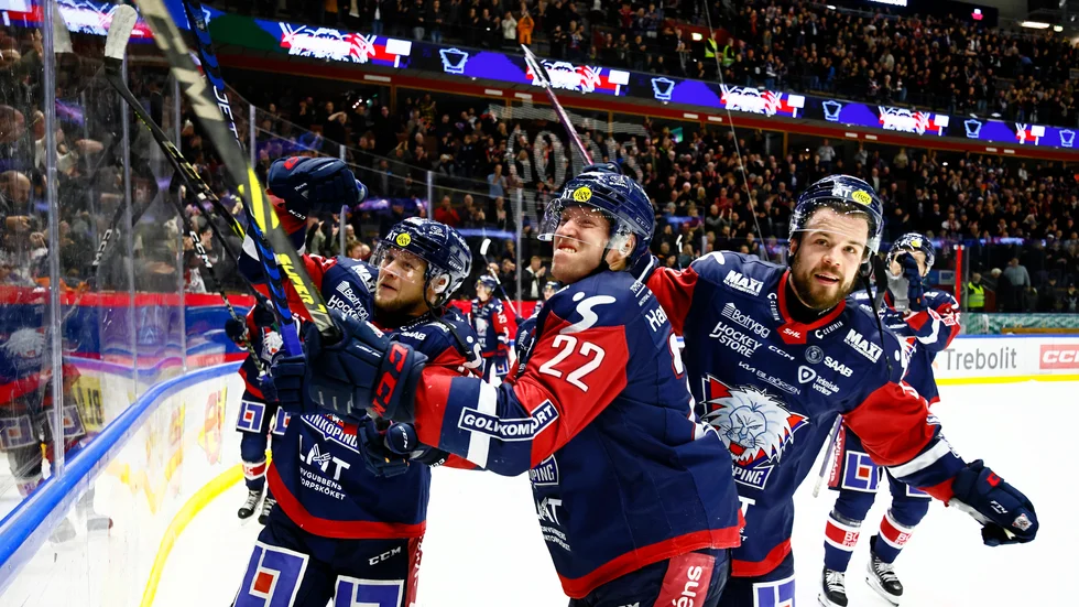 LHC-jubel efter segern mot HV i fredags. Correns Per Bergsten har satt betyg på alla spelare efter halva säsongen.
