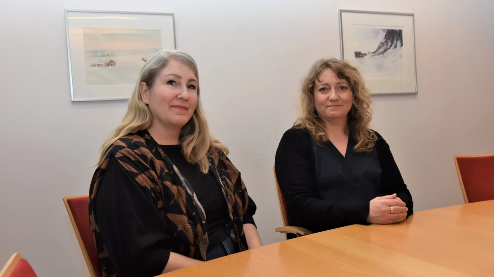 Elin Lehmivaara, familjehemssekreterare, och Helena Thyni, familjehemskonsulent på familjehemsenheten i Luleå kommun. "Det är ett löpande behov av nya familjehem", säger Thyni.