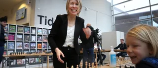 Tredubbla OS-guld • Nu mötte Pia Cramling gotländska spelare • TV: Slog reportern på minuter