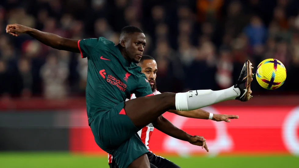 Liverpool åkte på en chockförlust med 3–1 mot Brentford.