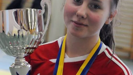 Fanny Karlsson sköt, bokstavligt talat, sitt Gammelgården till seger.