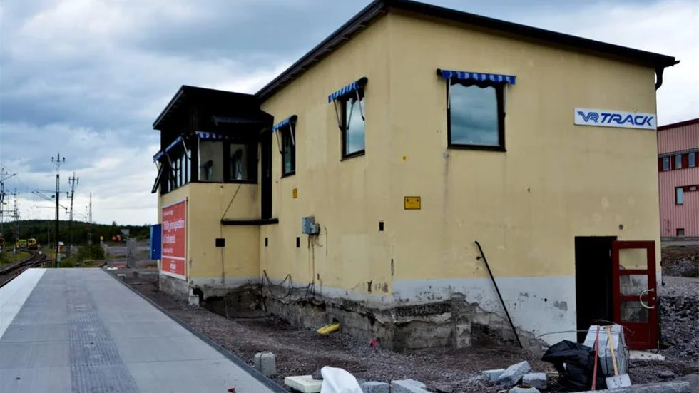 Den nya tillfälliga stationen på Kiruna Malmbangård, 1,5 kilometer norrut från nuvarande Kiruna C. Just nu pågår arbetet med den nya vänthallen och den kommer stå klar i november.