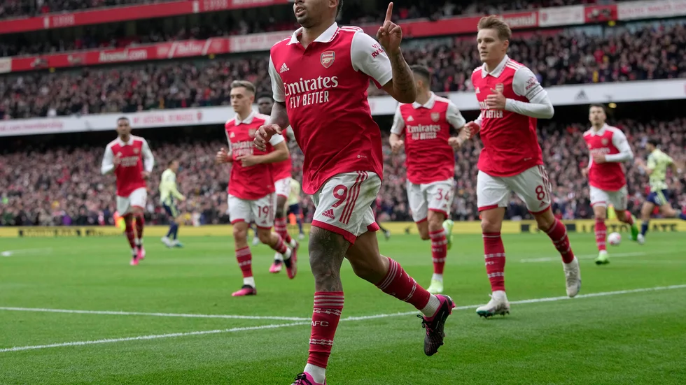Gabriel Jesus firar 1–0-målet.