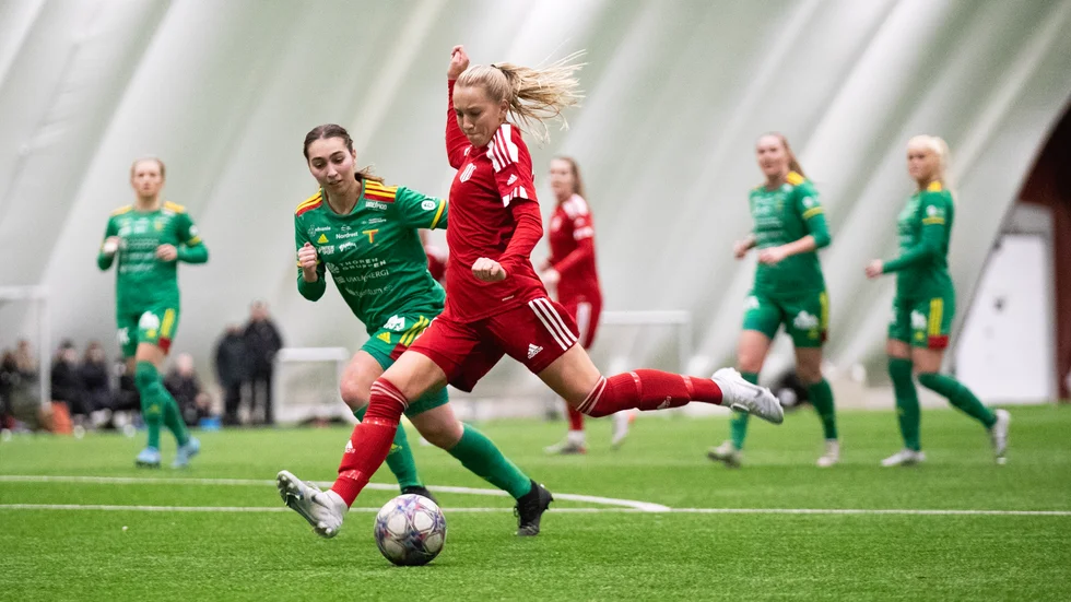 Nyförvärvet från Hammarby - Sara Eriksson - prickade in två bollar mot Team TG. 