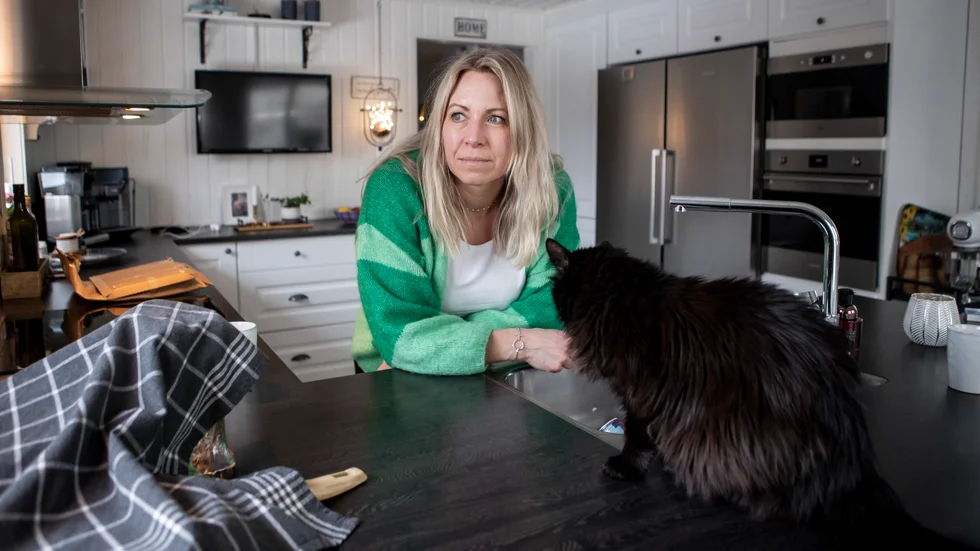 Jessica Jarme Brindmark beskriver tiden efter beskedet att Humana assistans fått sitt tillstånd för assistansverksamhet indraget som enormt stressande. Främst över hur det kan komma påverka dottern Dellas assistenter. 