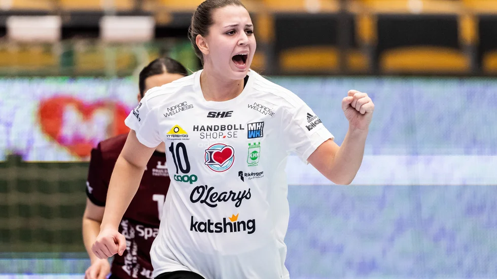 Mia Lagumdzija gör en kanonsäsong i Kungälv och det har fått utländska klubbar att höra av sig till den förra Guifstjärnan.