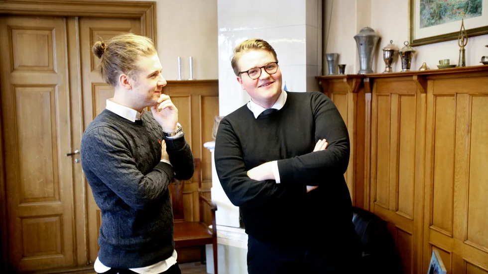 Ung gotlandsbänk i riksdagen; Jesper Skalberg Karlsson, 24 och David Lindvall, 23.