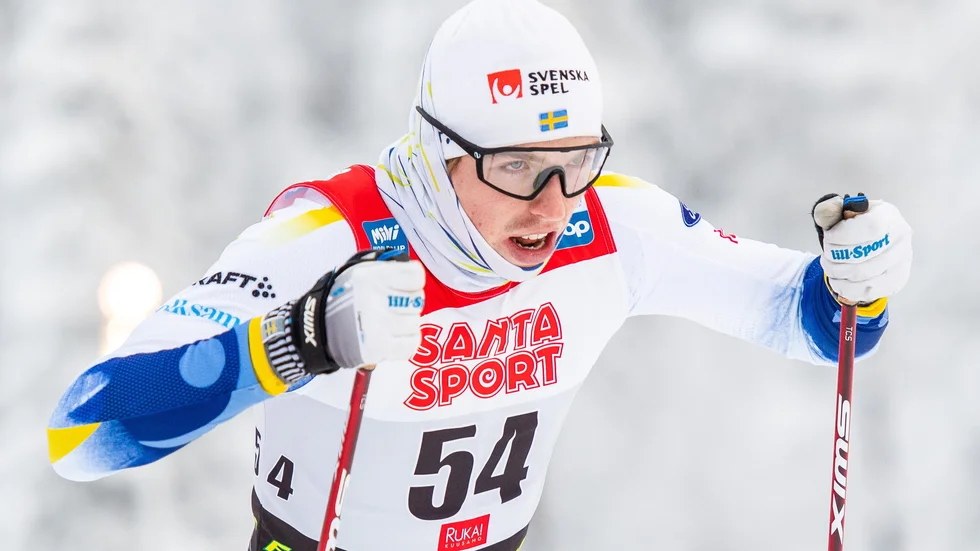 William Poromaa åkte ur sprinten redan i prologen.