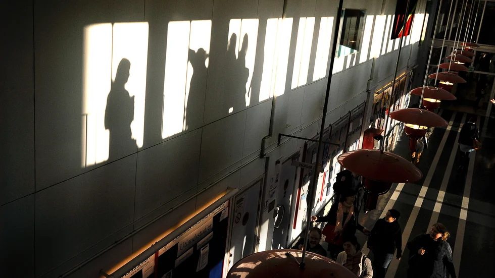 Flytta till Sverige för en tids studier eller forskning - men hur lösa bostadsfrågan? Lärosäten får utökade möjligheter att hyra ut för en begränsa Arkivbild.