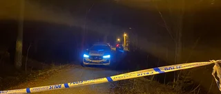 Polisen jagar tredje gärningsman efter mordförsöket vid Kronskogen – anhållen i sin frånvaro • Offret allvarligt skadad