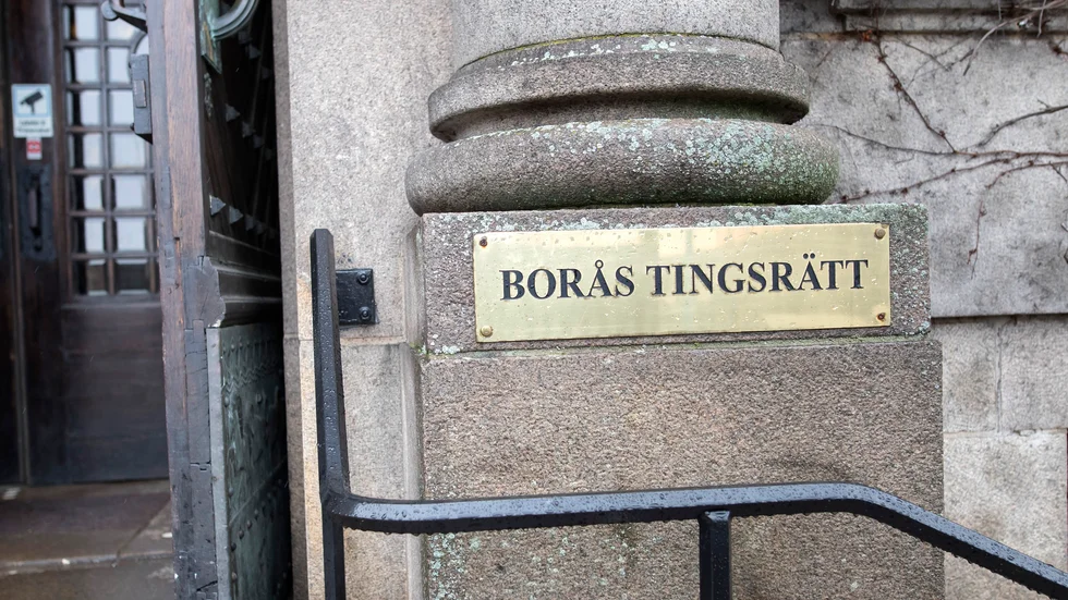 En man som hotade två poliser med kniv döms nu av Borås tingsrätt. Arkivbild.