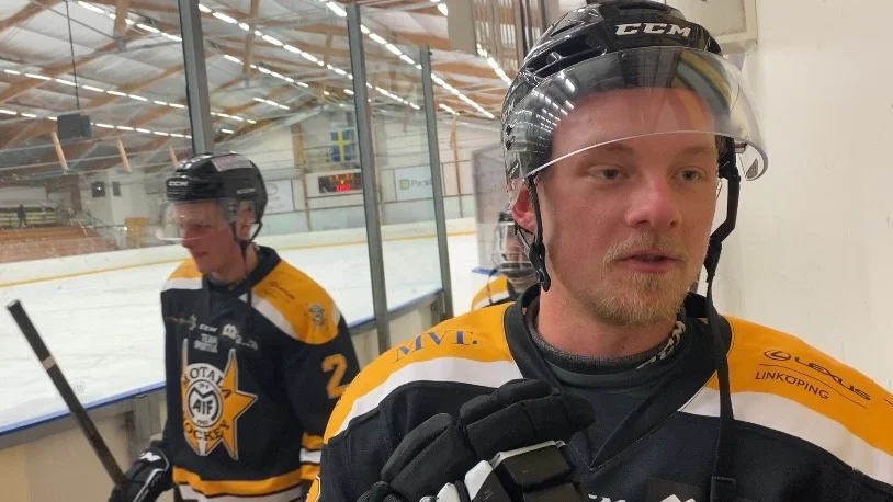 Jesper Nilsson gjorde tre poäng för Maif när laget vann med 7-3 mot Sörhaga/Alingsås i playoffstarten.