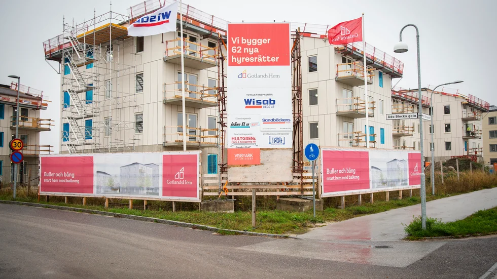 Bygget av de 62 hyresrättslägenheterna på fastigheten Signallottan 2 på A7-området har blivit 10 miljoner kronor dyrare än planerat till följd av de skenande byggkostnaderna. 