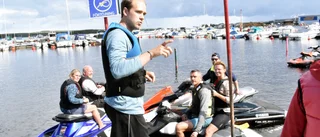 Ny lag för att köra vattenskoter – Många ute i sista stund: ”Efterfrågan har varit stor, speciellt i Skellefteå” 