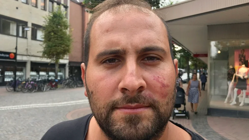 Burhan Muslija, 29, personlig assistent, Katrineholm.