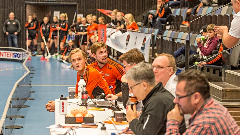 Extra jobbigt slut för Onyx efter att först Jonathan Hallin och sedan Viktor Palm blivit utvisade och sex mot fem-spel utmynnade även i ett mål bakåt.