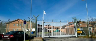 Överfullt på Arnö-anstalten – fångar får bo i tillfälliga rum