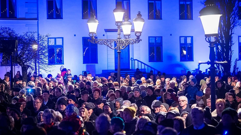 Stora torget fylldes i samband med förra årets nyårspromenad.