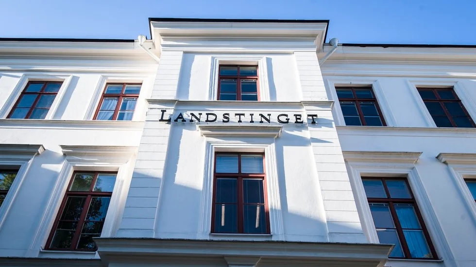 Moderaterna saknar i mångt och mycket egna idéer för hur verksamheten ska ledas och styras, skriver företrädare för koalitionen i landstinget.