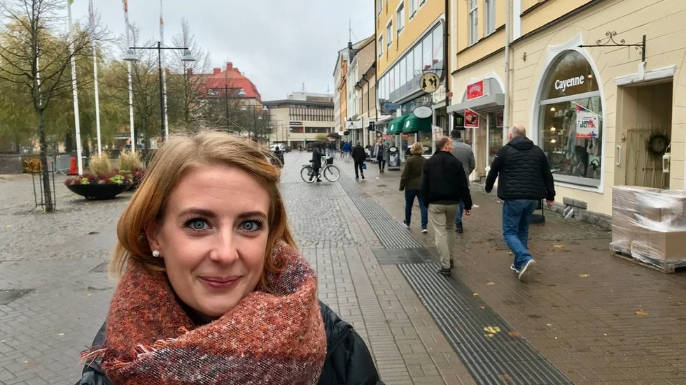Det är mycket stress och press kring hur många tjejer upplever att de måste vara, säger Madelene Eriksson, som jobbar som volontär på tjejjouren Miranda i Katrineholm.
