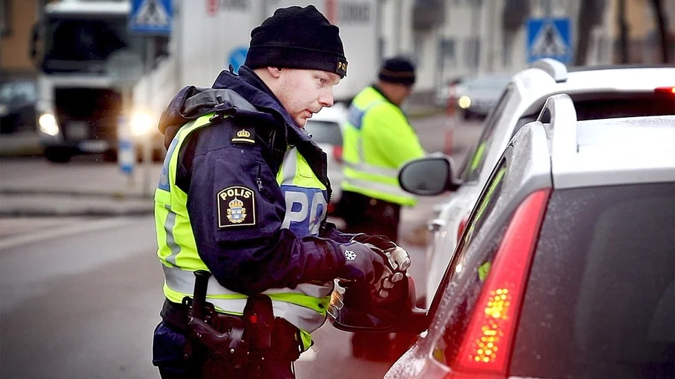 – Vi hoppas att vi får ihop 1 000 utandningsprov vardera den här veckan, säger trafikpolisen Björn Thunblad.