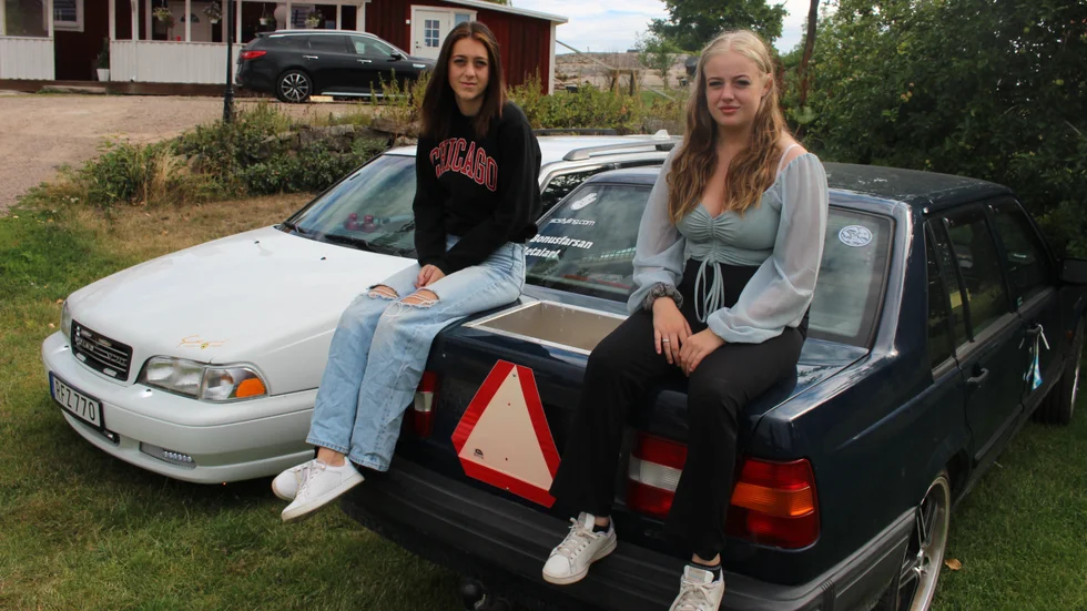 Nikita Wernersson och Ottilia Lingefjord har bildat en ny förening för motorintresserade ungdomar i Hultsfreds kommun