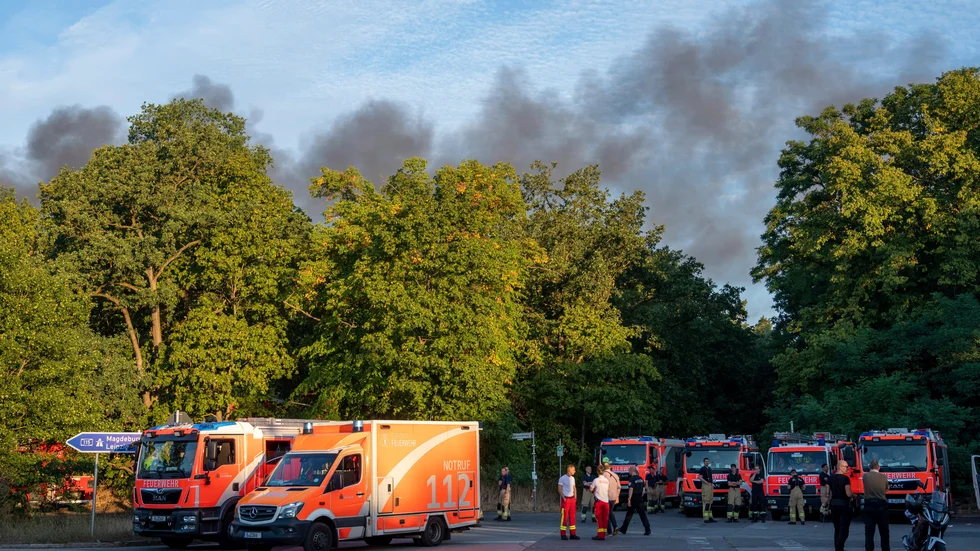 Flera brandkårer har ryckt ut till branden.