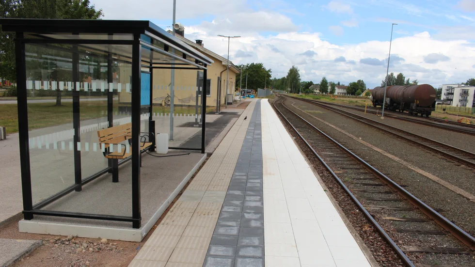 Renoveringen av perrongen i Hultsfred är inne i sitt slutskede.