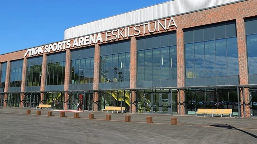 Arenan – nu med skylten uppmonterad.