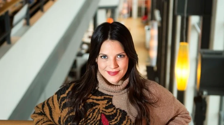 Som tonåring drömde Malin Olsson om att jobba med tv och så blev det. Hon har haft en rad programledaruppdrag på SVT och om några veckor blir hon mamma för första gången.