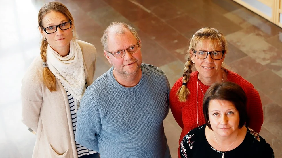 Lotta Larsson, Daniel Eriksson, Licelotte Löfberg och Eva Hammarström arbetar inom socialtjänsten i Strängnäs kommun. Så här års har de extra mycket att göra. Sedan några månader finns två nya öppna mottagningar att vända sig till.
