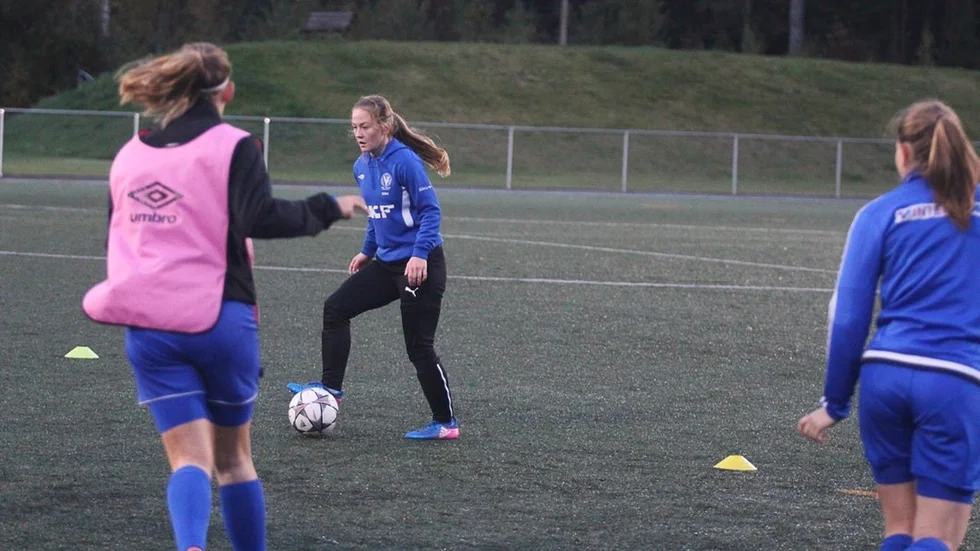 Ebba Sjögren, ensam spelare från Katrineholm och Vingåker i helgens distriktslagsturnering i Eskilstuna.