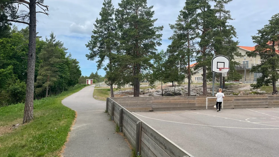 Ljungbergaskolans skolgård har tydliga zoner för lek och återhämtning. 