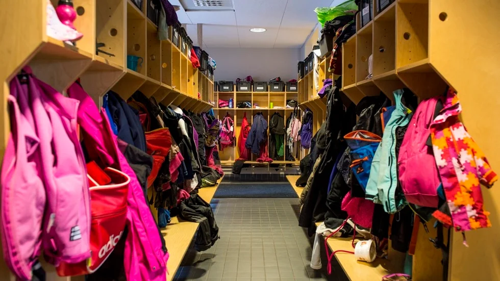 Att skapa stora skolor är ofta ekonomiskt effektivt, men alla barn passar inte i alla miljöer.  FOTO: PONTUS LUNDAHL/TT