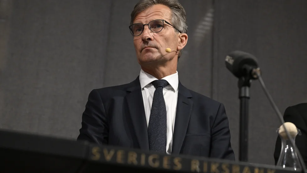 Bild från fredagens pressträff med Finansinspektionens generaldirektör Erik Thedéen, som blir ny riksbankschef vid årsskiftet.