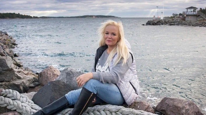 "Jag var ofta uttråkad i skolan, var aldrig någon pluggmänniska. Däremot så är jag en sån som inte släpper taget om en idé när jag fått den. Min mamma brukar oja sig och säga, 'nej, nu har Kicki fått en idé igen', för hon vet att jag inte slutar förrän jag genomfört den."