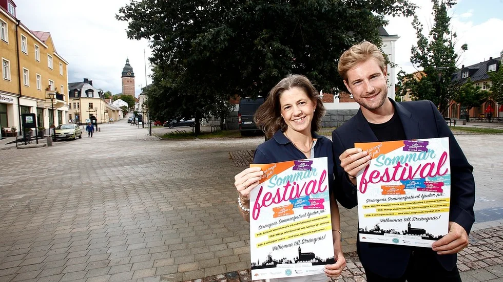 Pernilla Eklund från Mitt Strängnäs, här tillsammans med krögaren Richard Larson.